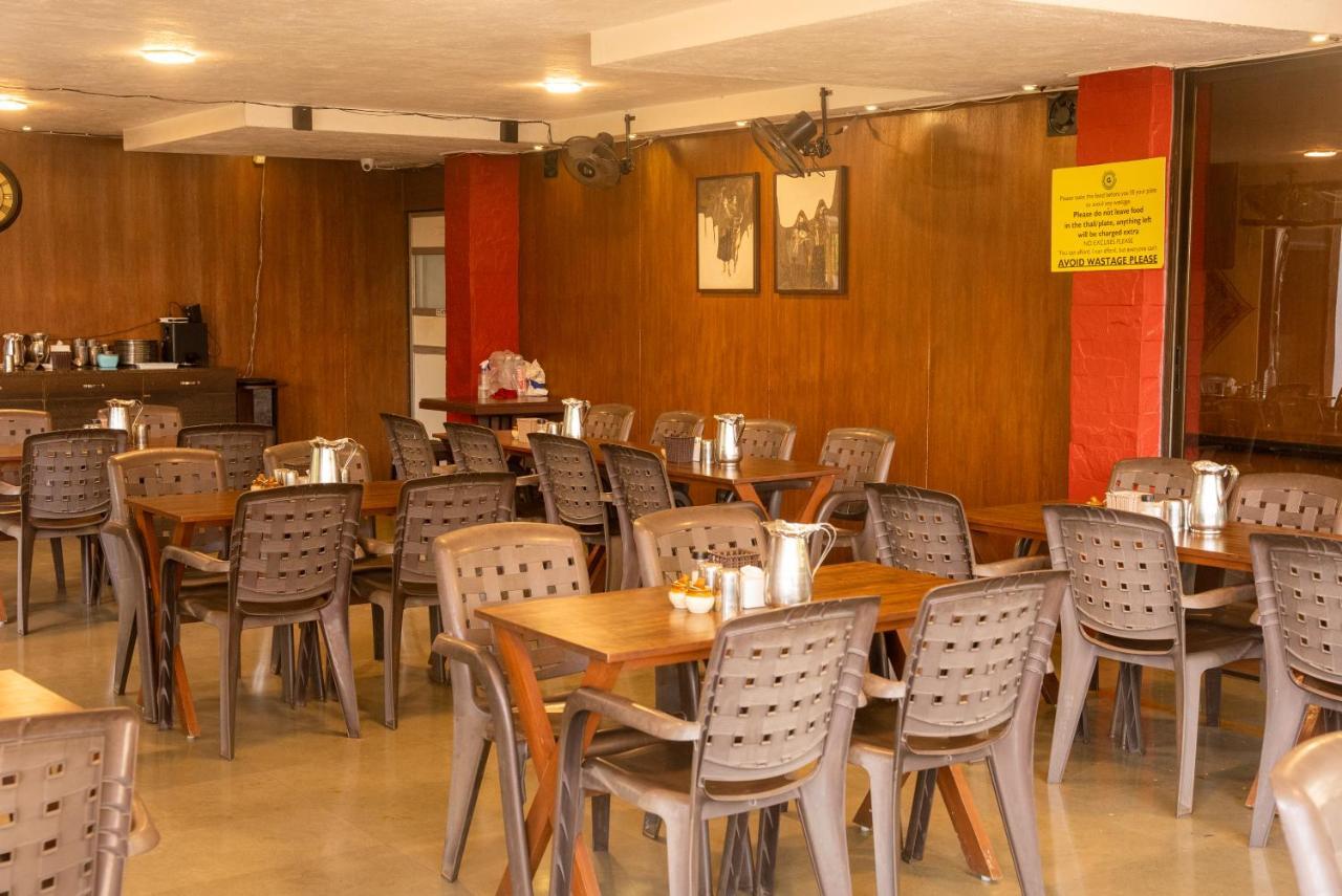 Girivihar Holiday Club - Pure Veg ロナバラ エクステリア 写真