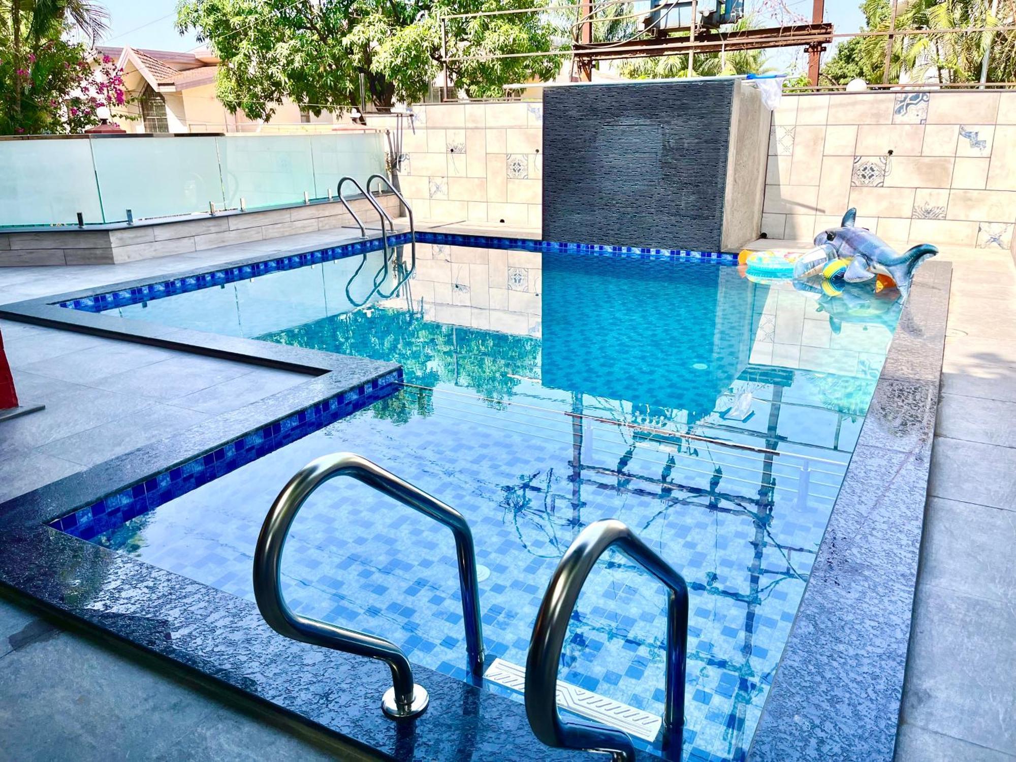 Girivihar Holiday Club - Pure Veg ロナバラ エクステリア 写真