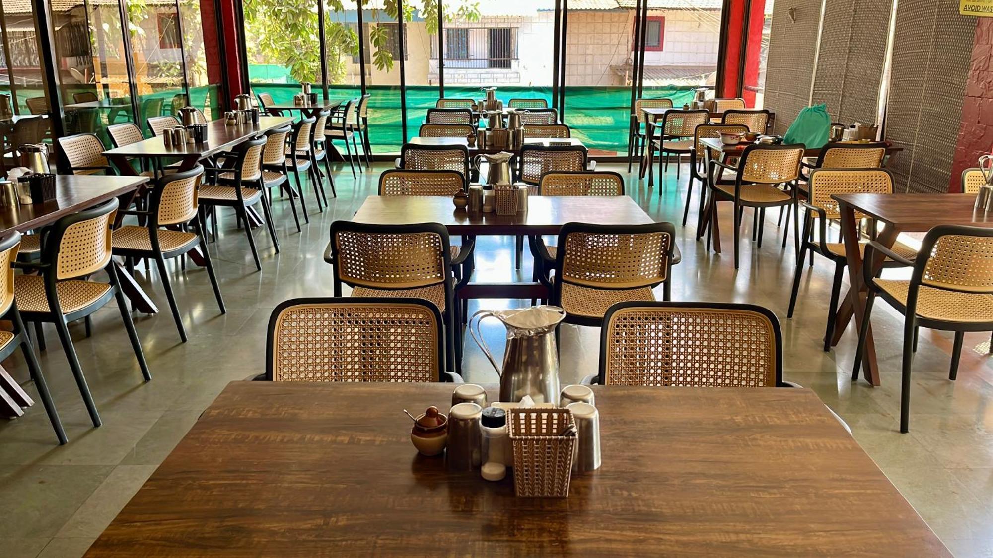 Girivihar Holiday Club - Pure Veg ロナバラ エクステリア 写真