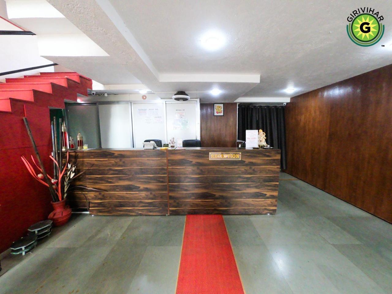 Girivihar Holiday Club - Pure Veg ロナバラ エクステリア 写真